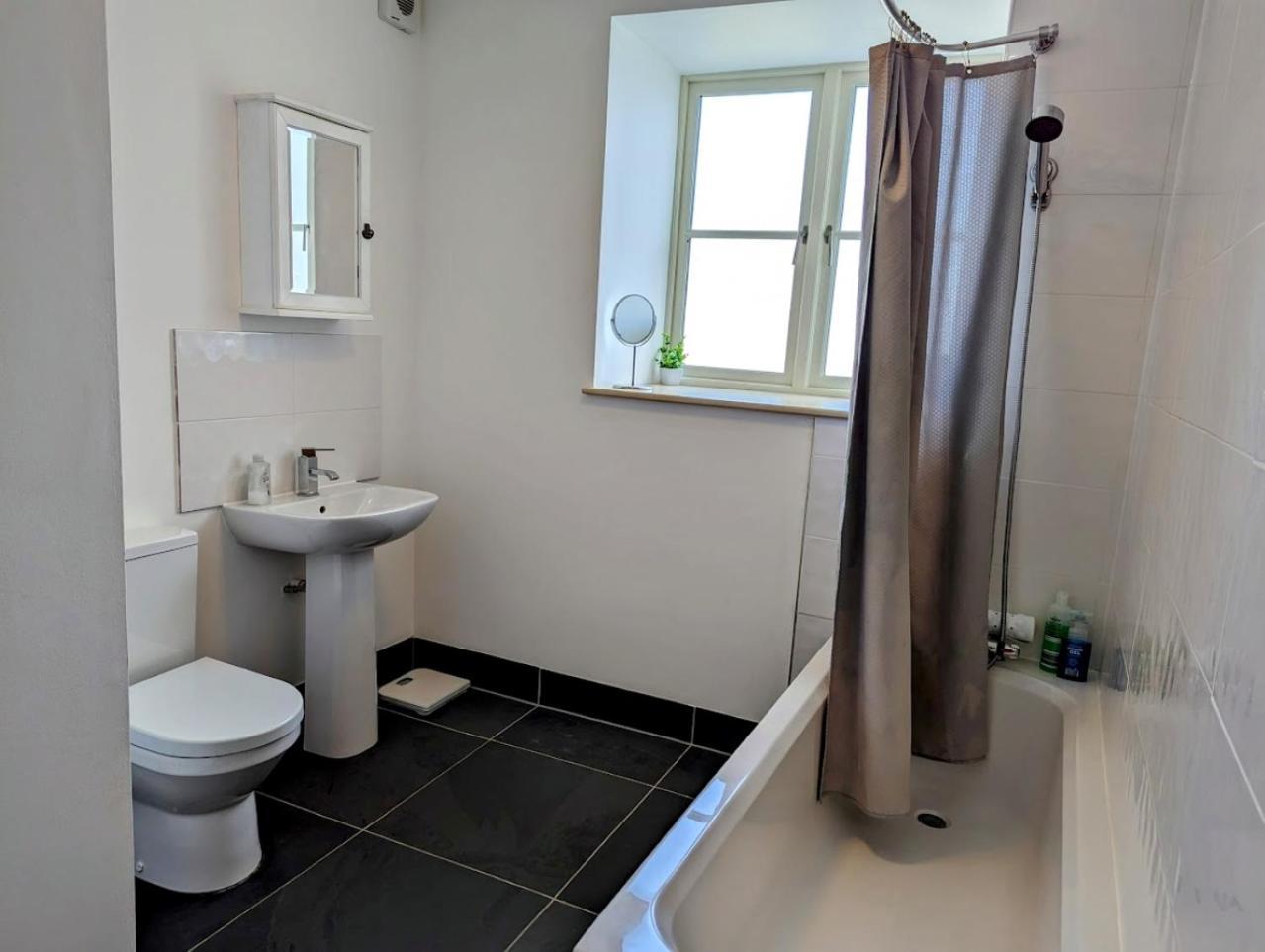4 Bedroom House, Central Ulverston Exteriér fotografie